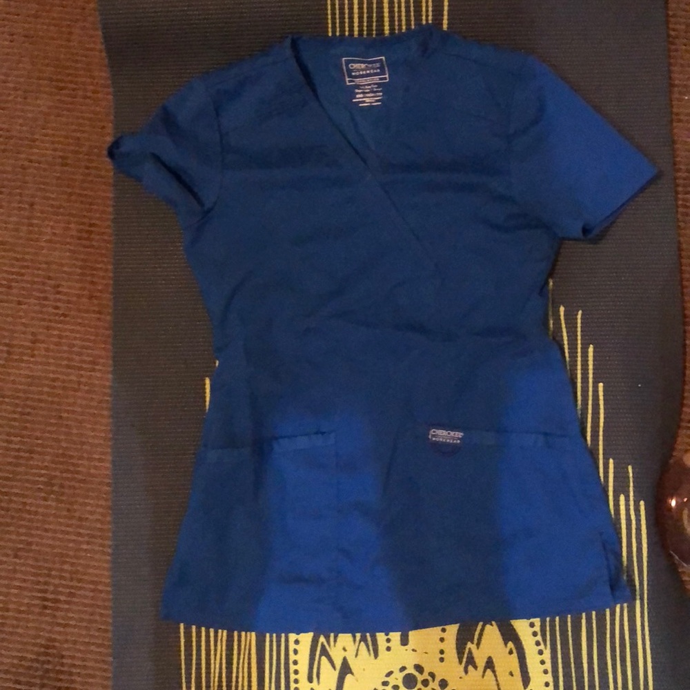 Cherokee Scrub top